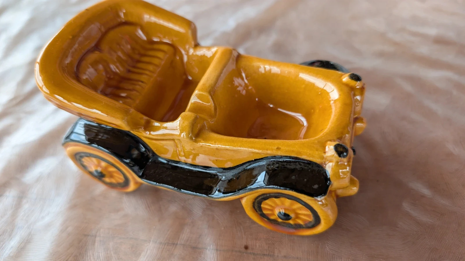 Pouch / Ashtray Old car Tacot in ceramic (15 cm) – photo 2